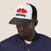Jouw naam Boksen Gym Trucker Hat met Bokshandschoe Trucker Pet (In situ)