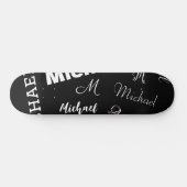 Jouw naam en monogram aangepast patroonzwart persoonlijk skateboard (Horizontaal)
