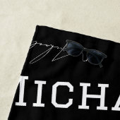 Jouw naam en monogram aangepast patroonzwart strandlaken (In situ)