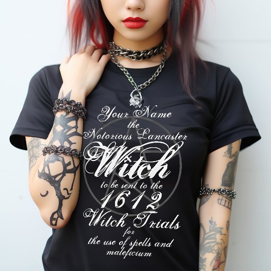 Jouw naam in beruchte heekproeven Zwarte Gothic T-shirt