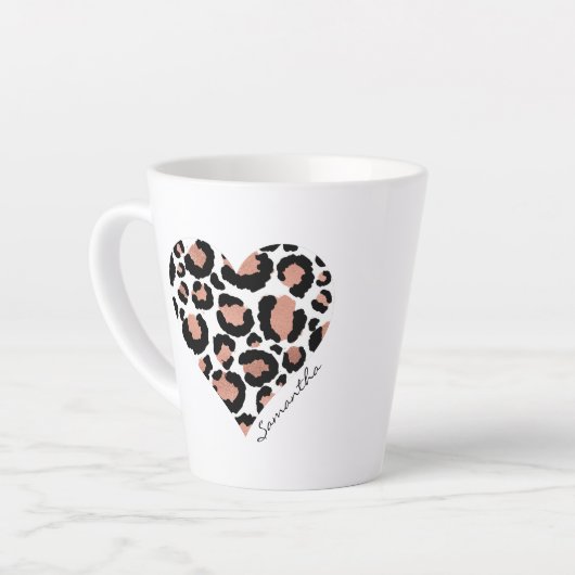 Jouw naam Leopard Cheetah Pattern Heart Latte Mok (Linkerhoek)