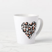 Jouw naam Leopard Cheetah Pattern Heart Latte Mok (Rechterhoek)