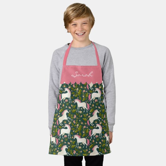 Jouw naam op roze Unicorns Schort (Gedragen)