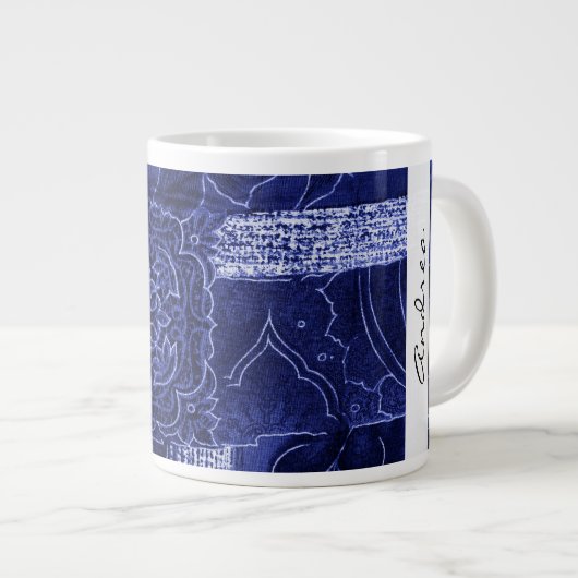 jouw naam - Patchwork, Flowers, Swirls - blauw Grote Koffiekop (Voorkant rechts)