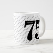 Jouw naam Pattern - Zwart/Wit - Bold Age 75 Grote Koffiekop (Voorkant rechts)