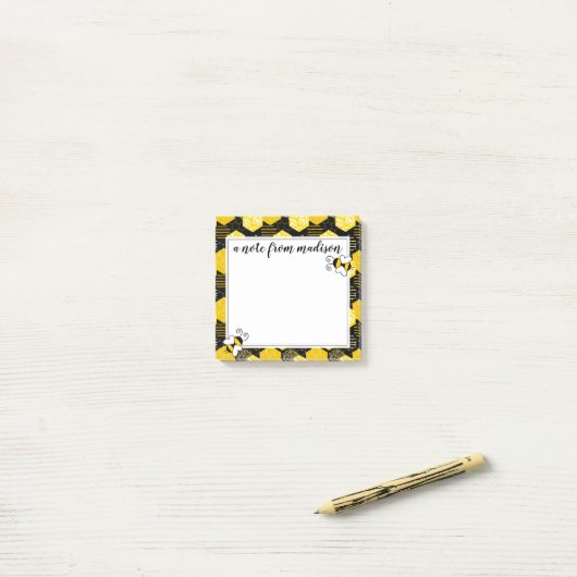 Jouw naam toevoegen | Bumble bee Honeycomb Pattern Post-it® Notes (Op bureau)
