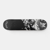 Jouw naam van zwarte en witte vlindervlinder persoonlijk skateboard (Horizontaal)
