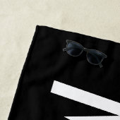 Jouw naam, Vette witte tekst | Zwart Strandlaken (In situ)