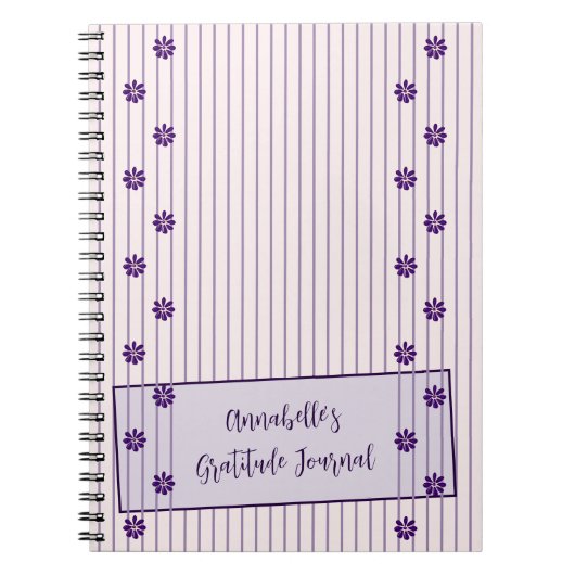 Jouw naam Violet Stripes & Rijen van Paarse Bloeme Notitieboek (Voorkant)