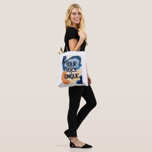 Jouw stem is uniek tote bag (Op model)