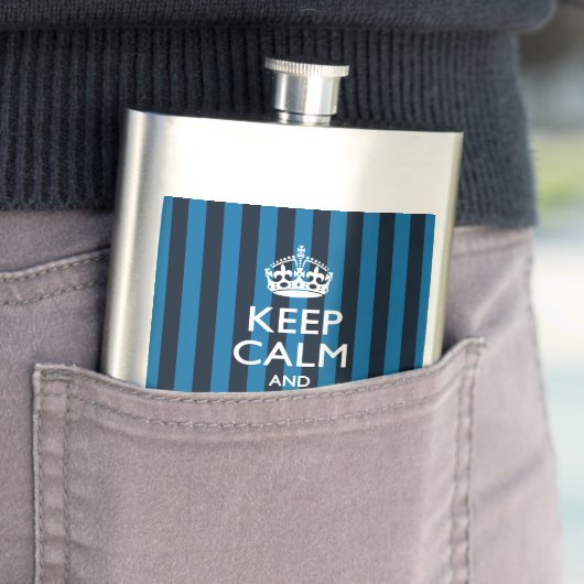 Jouw tekst op "Keep Calm Blue Stripes" Heupfles (Voorbeeld)