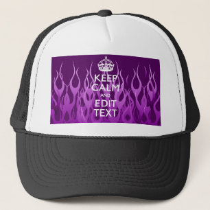 Jouw tekst op Keep Calm met paarse racevlammen Trucker Pet