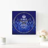 jouw tekst op 'Keep Calm' op 'Navy Blue Racing Fla Vierkante Klok (Huis)