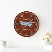 jouw tekst Vliegtuig Klassieke Cessna Flying op a Grote Klok (Huis)