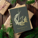 Joy Calligraphy Garland krans Familie Foto Folie Feestdagenkaart<br><div class="desc">Vier de vreugde van het vakantieseizoen met onze winterkrans Vreugdekrans kuif ornament folie vakantiepas. Onze gepersonaliseerde folie kaart is voorzien van onze winterkrans ornament en Joy script ontwerp. Aanpassen met familiehandtekening. De achterkant heeft een volledige foto om je eigen speciale foto weer te geven. Verspreid de liefde en juich deze...</div>