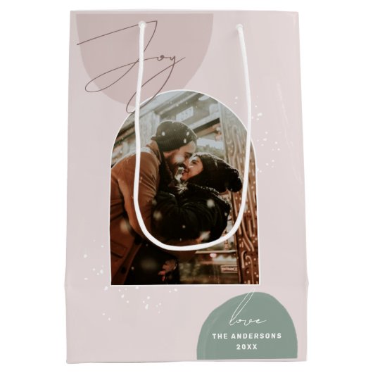 Joy Christmas | Moderne fotovakantieverpakking Medium Cadeauzakje (Achterkant)