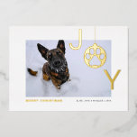 Joy Dog Photo Modern Folie Feestdagenkaart<br><div class="desc">Verspreid wat feestvreugde met deze leuke,  moderne en eenvoudige kerstkaart van het hondenliefhebber met een kerstversiering met een pootdruk. Met uw keuze uit goud,  zilver of roos gouden echte folie.</div>