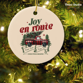 Joy en route Christmas Begins Truck & X-Mas Tree Keramisch Ornament