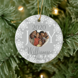 JOY Familie Foto Zilver Grijs Wit Sneeuwvlokken V Keramisch Ornament