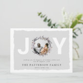 'JOY' Kerstmis Botanische Wreatfoto Feestdagenkaart (Staand voorkant)