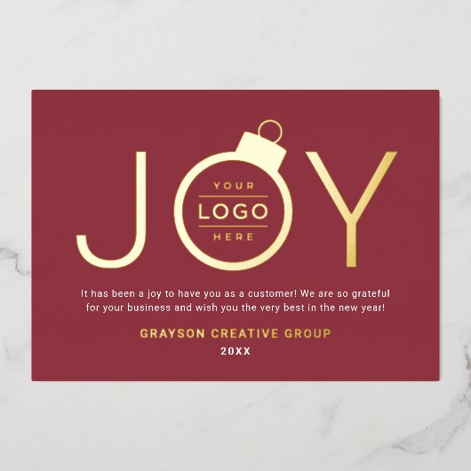 Joy Modern Gold en Garnet Red Logo Ornament Folie Feestdagenkaart (Voorkant)