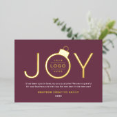 Joy Modern Gold en Wine Red Logo Ornament Folie Feestdagenkaart (Staand Voorkant)