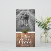 Joy Peace Kerstwensen Foto Hout Pinecones Feestdagenkaart (Staand voorkant)
