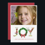 Joy script kerstfloral met aangepaste foto feestdagenkaart<br><div class="desc">Moderne traditionele kerstbezielende wintervakantiefamiliekaart met JOY floral script,  met rode holly bessen,  blauwe takken en een rode boog.           Personaliseer dit met uw afbeelding (horizontaal georiënteerd) en tekst!</div>