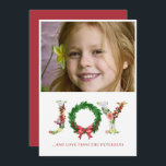 Joy script kerstfloral met aangepaste foto feestdagenkaart<br><div class="desc">Moderne traditionele kerstbezielende wintervakantiefamiliekaart met JOY floral script,  met rode holly bessen,  blauwe takken en een rode boog.           Personaliseer dit met uw afbeelding (horizontaal georiënteerd) en tekst!</div>