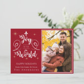 Joy To The World Typografie Rood Familie Foto Feestdagenkaart (Staand voorkant)