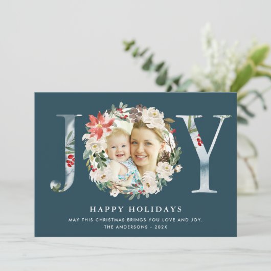 JOY Typography Poinsettia Floral Wreatfoto Feestdagenkaart (Staand voorkant)