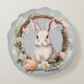 Joyeuses Pâques paashaas in een bloemenkrans Rond Kussen (Achterkant)