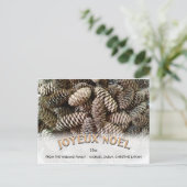 Joyeux Noel Kerstmis Vakantie Pine Cone Custom Feestdagenkaart (Staand voorkant)