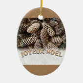 Joyeux Noel Kerstmis Vakantie Pine Cone Keramisch Ornament (Voorkant)