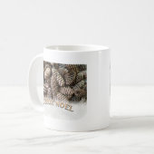 Joyeux Noel Kerstmis Vakantie Pine Cone Koffiemok (Voorkant links)
