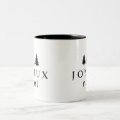 Joyeux Noel kerstontwerp met sneeuwvlokken Tweekleurige Koffiemok (Center)