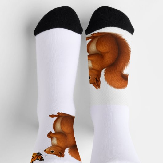 Joyful Chase – Happy Squirrel & Butterfly Sokken (Top)