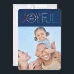 JOYFUL FAMILY FOTO modern elegant donker kleurrijk Feestdagenkaart<br><div class="desc">door kat massard >>> WWW.SIMPLYSWEETPAPERIE.COM <<<< Een elegant kaartontwerp met de quote "JOYFUL" met een gecombineerd elegant scripttype met seriële typografie en een leuk patroon aan de achterzijde, waardoor u de mogelijkheid hebt om een persoonlijk bericht met de hand te schrijven. Met trendy vierkante foto aan de voorkant voor je...</div>