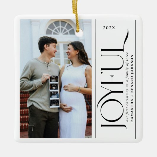 Joyful Family of Three Pregnancy Photo Keramisch Ornament (Voorkant)