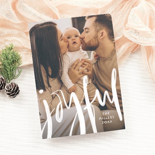 Joyful Modern Brushed Script Family Holiday Feestdagenkaart