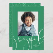 Joyful modern script één foto groen kerstfeest feestdagenkaart (Voorkant / Achterkant)