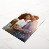 Joyful modern script zilveren marvy kerstfoto folie feestdagenkaart (Gedraaid)