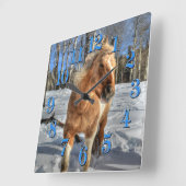 Joyful Palomino Pinto Horse and Snow Vierkante Klok (Hoek)