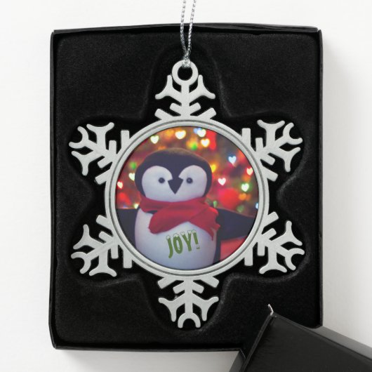 Joyful Penguin Pewter Snowflake Ornament (Kistje)