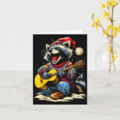 Joyful Raccoon Playing Guitar Animal Guitarist Chr Kaart (Gele Bloem)