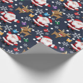 Joyful Santa and Reindeer Pattern Cadeaupapier (Hoek)