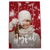 Joyful Script Moderne Kerstmis | Holiday-foto Medium Cadeauzakje (Achterkant)