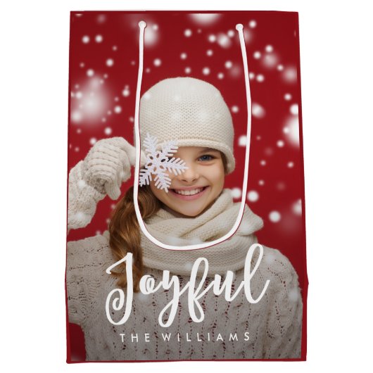 Joyful Script Moderne Kerstmis | Holiday-foto Medium Cadeauzakje (Achterkant)