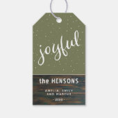 Joyful Script Rustic Wood Olive Green Holiday Cadeaulabel (Voorkant)