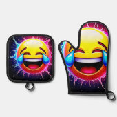 Joyful Splash: Laughing Emoji Art Ovenwant & Pannenlap Set (Voorkant)